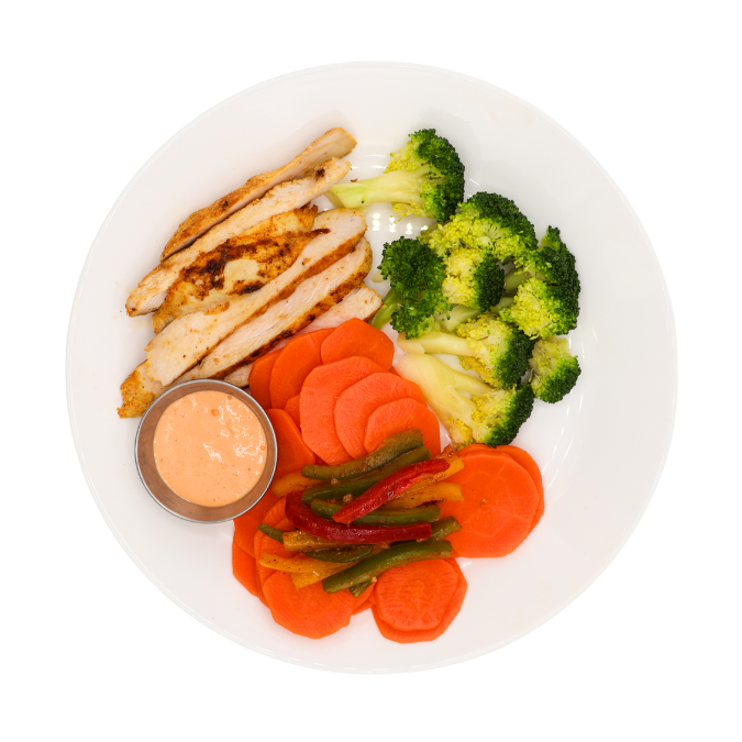 Low-carb Moroccan chicken with sautéed peppers, vegetables, and garlic sauce – healthy meal prep PEI & NB